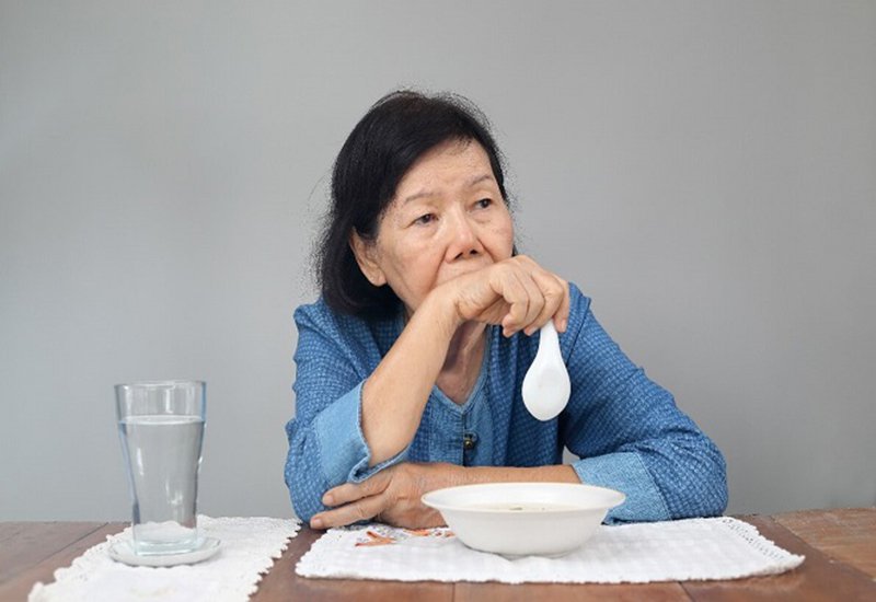 gia đình ảnh hưởng tới chế độ ăn của người cao tuổi